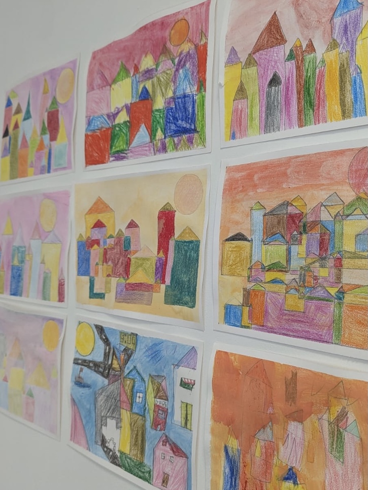 Œuvres des enfants de l'École des savoirs partagés à la manière de Paul Klee